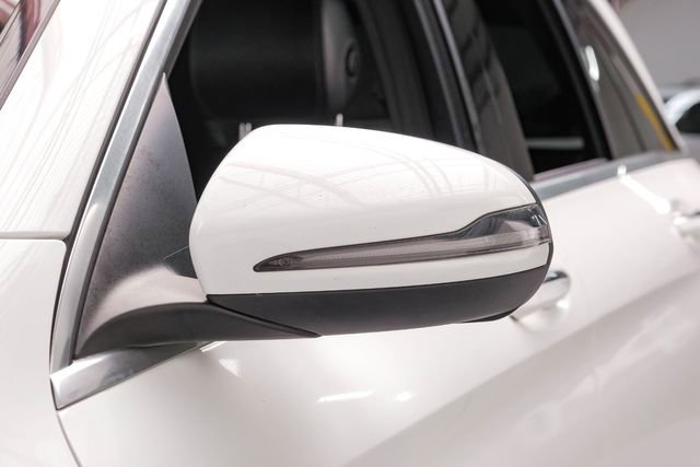 Used 2019 Mercedes-Benz GLC 300 w/ Premium Package image 36