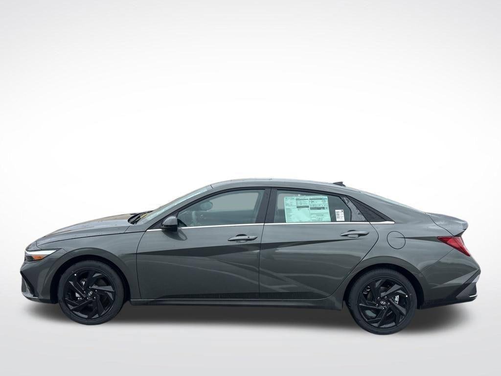 New 2026 Hyundai Elantra SEL Sport Premium image 9