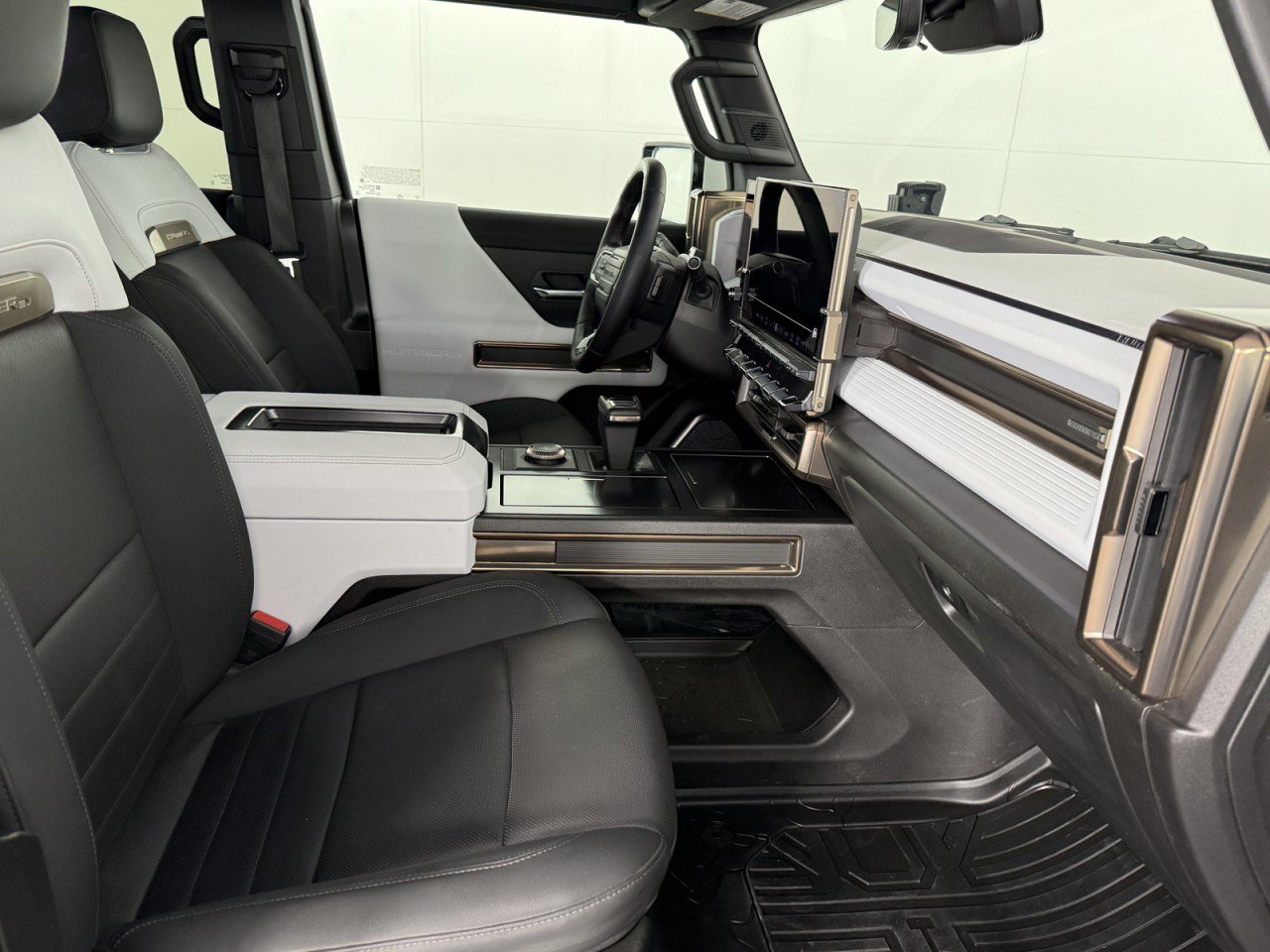 Used 2022 GMC Hummer EV Edition 1 w/ LPO, Illumination Package image 10