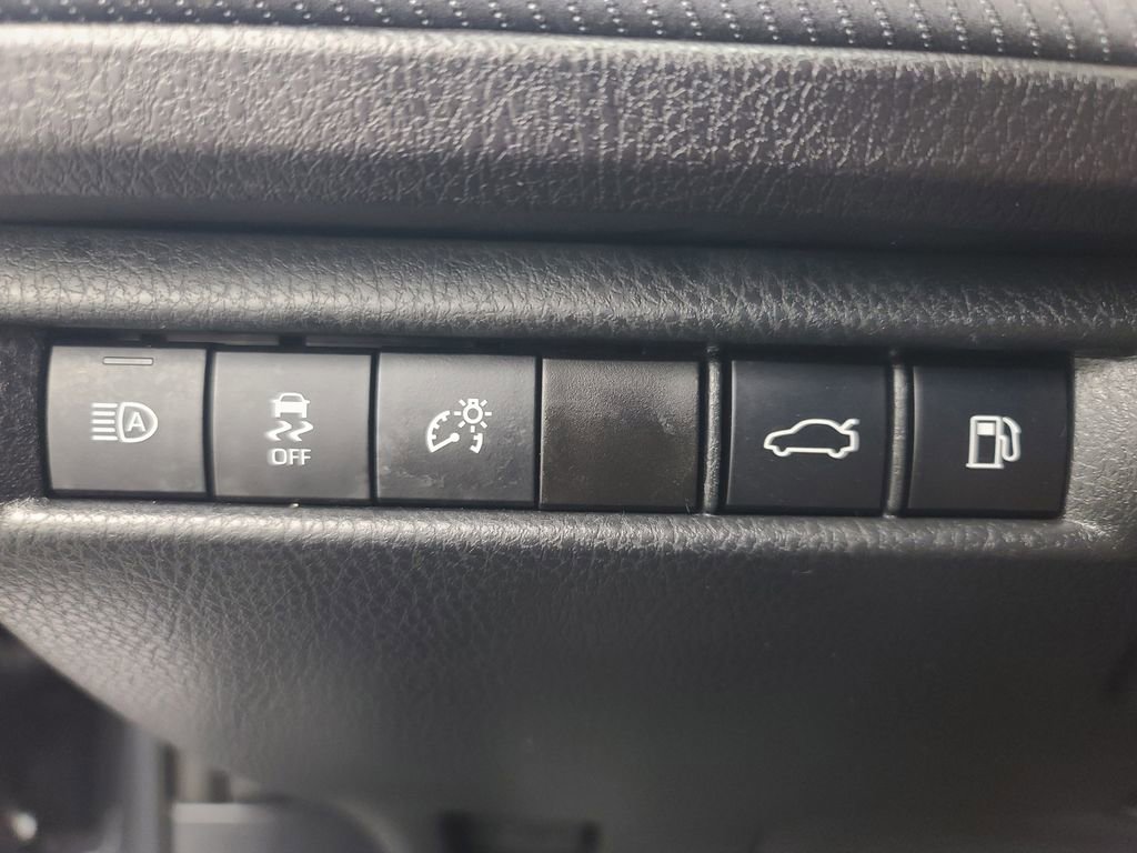 Used 2025 Toyota Camry SE image 27