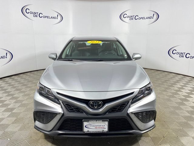 Used 2023 Toyota Camry SE FWD image 2