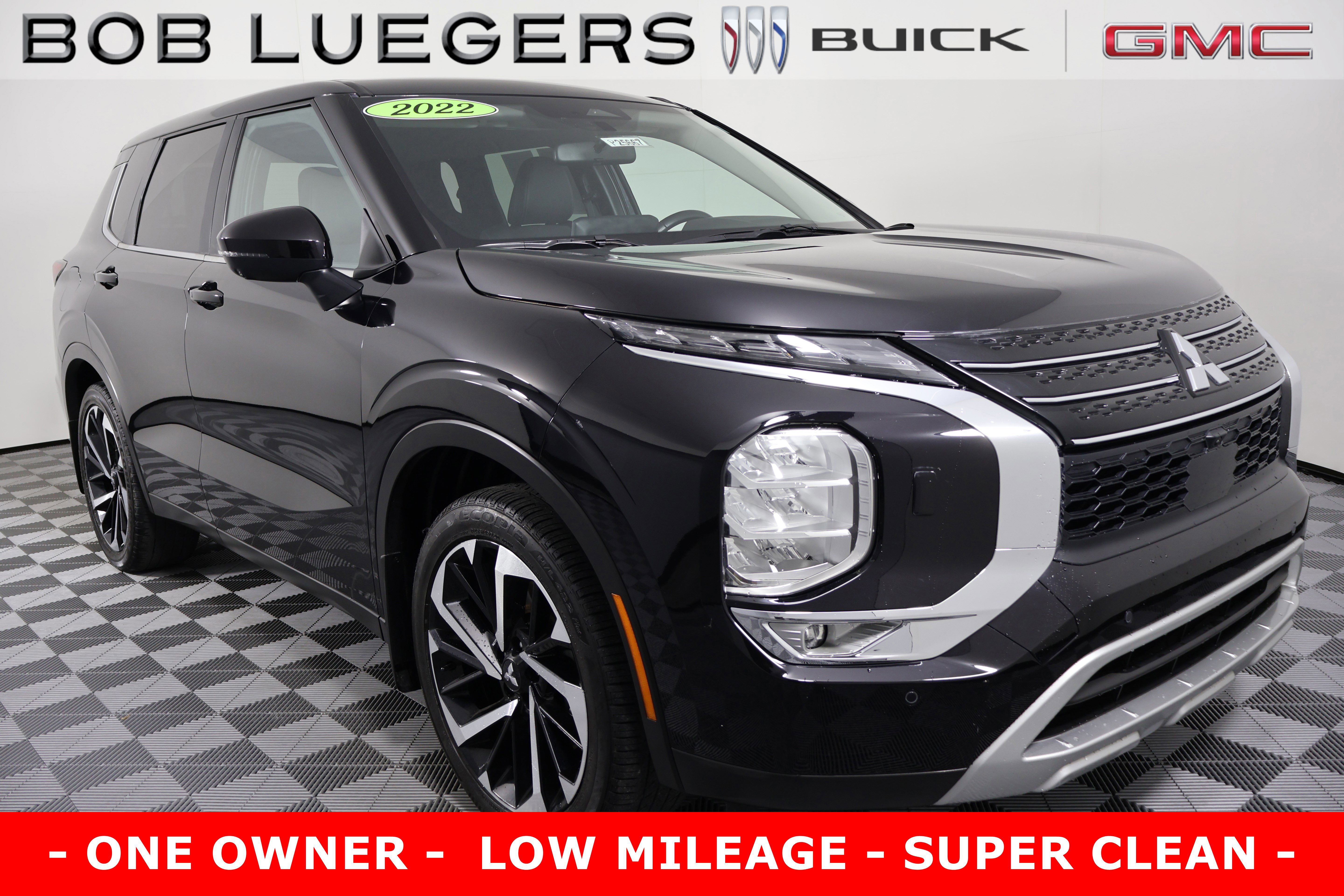 Used 2022 Mitsubishi Outlander SE image 1