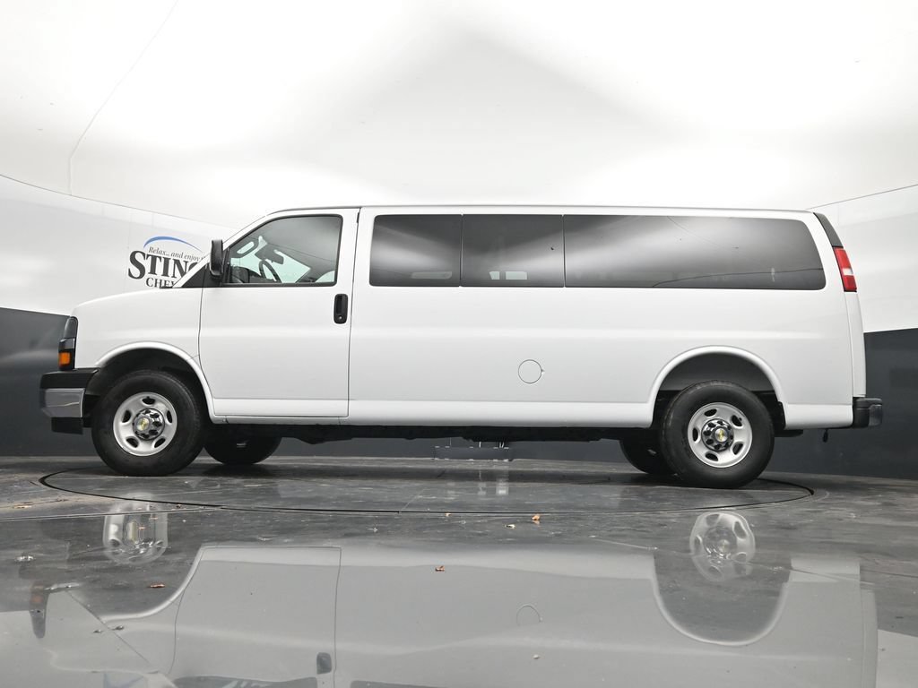 Used 2025 Chevrolet Express 3500 LT w/ LT Preferred Equipment Group RWD image 29