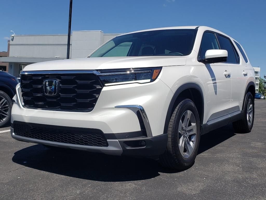 Used 2025 Honda Pilot EX-L image 3