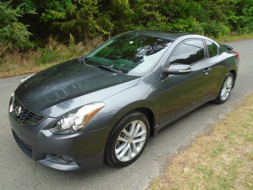Used 2011 Nissan Altima 3.5 SR FWD image 1