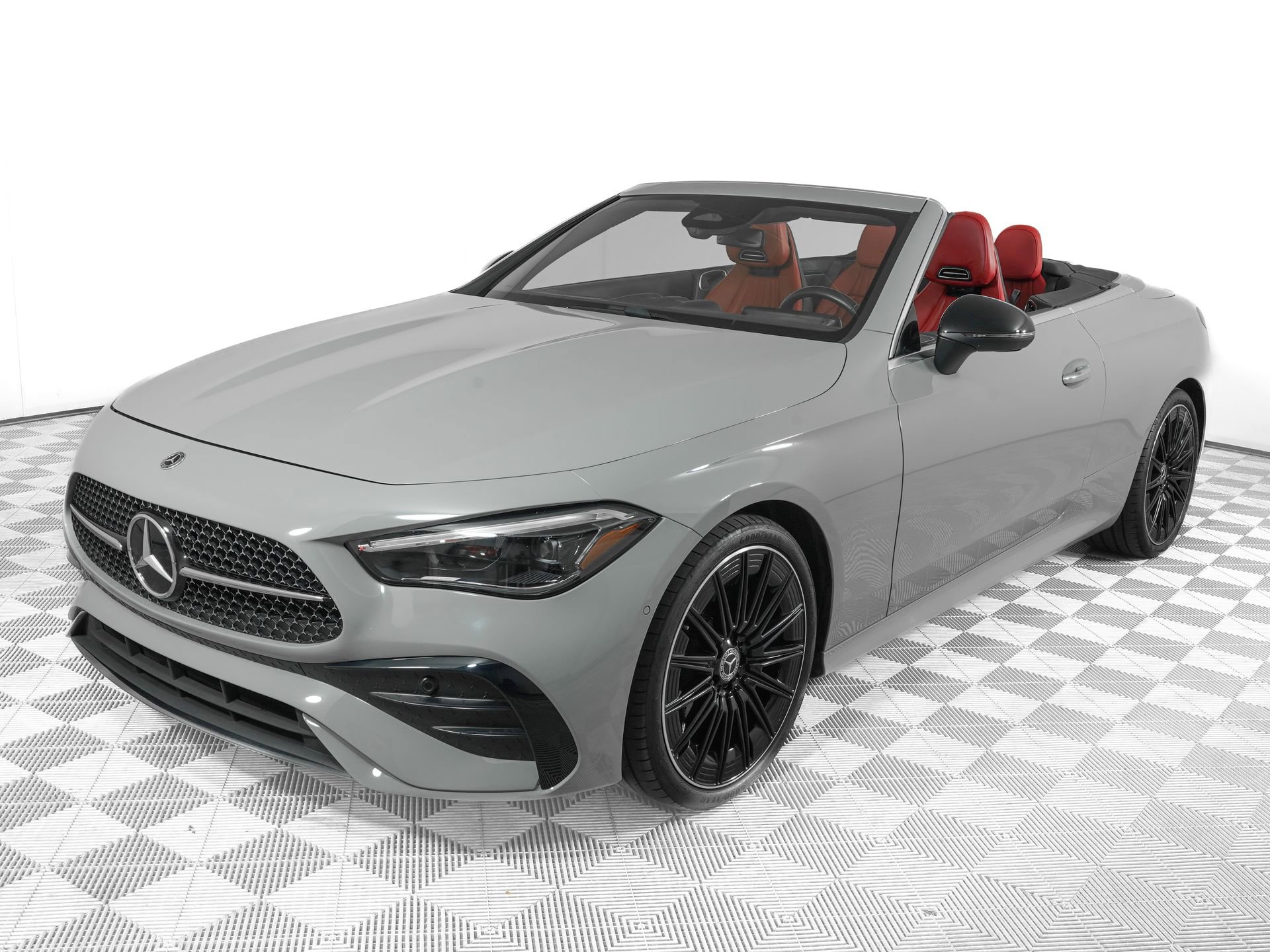 Used 2024 Mercedes-Benz CLE 300 4MATIC Cabriolet image 11