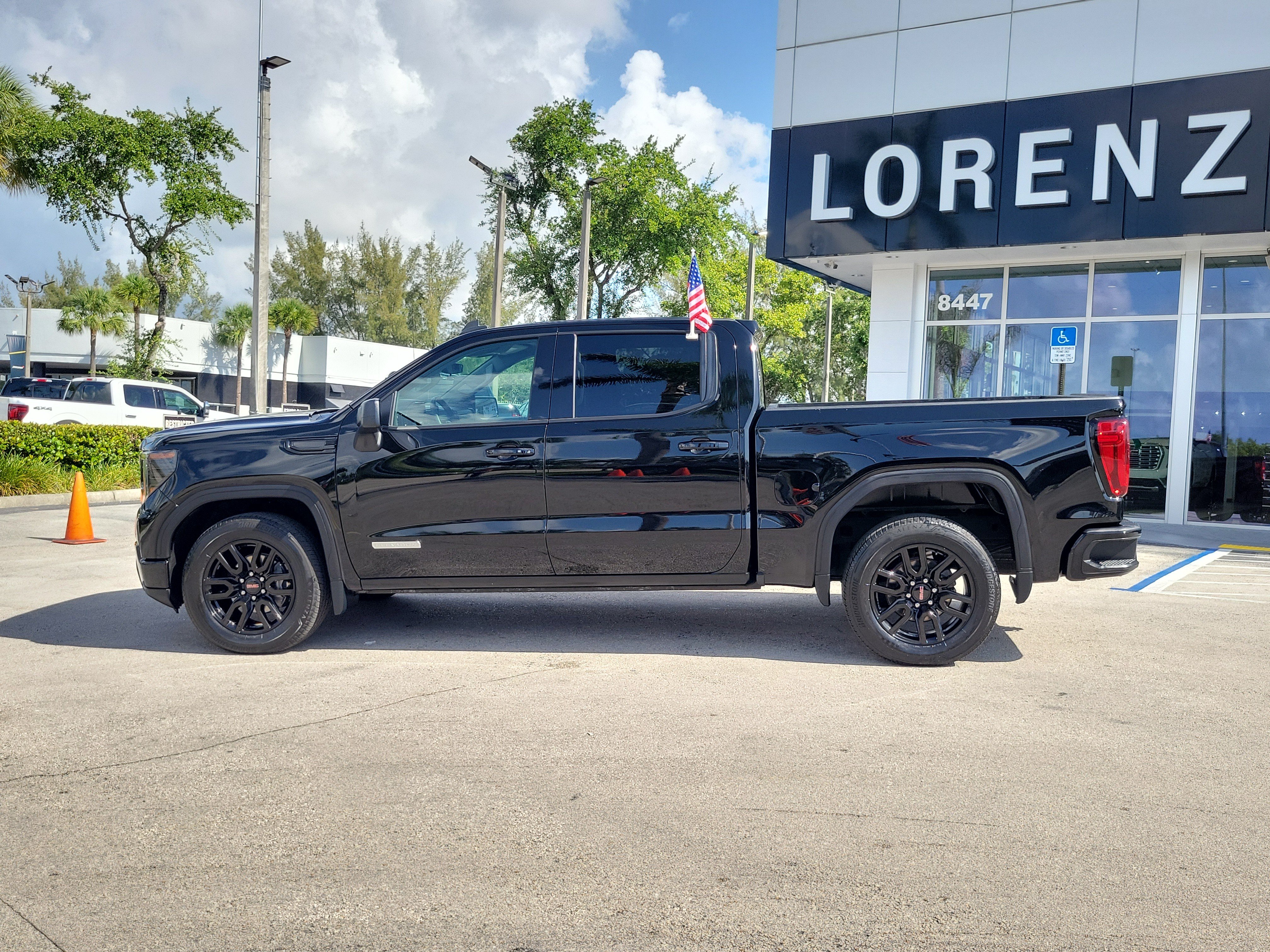 Used 2023 GMC Sierra 1500 Elevation RWD image 8