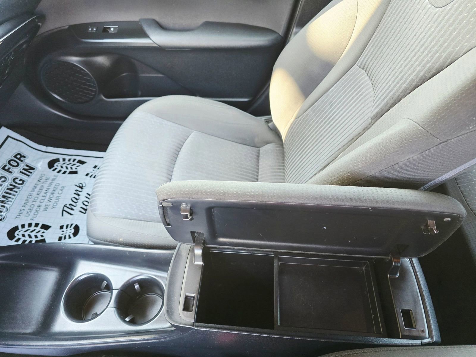 Used 2017 Toyota Prius Two image 21