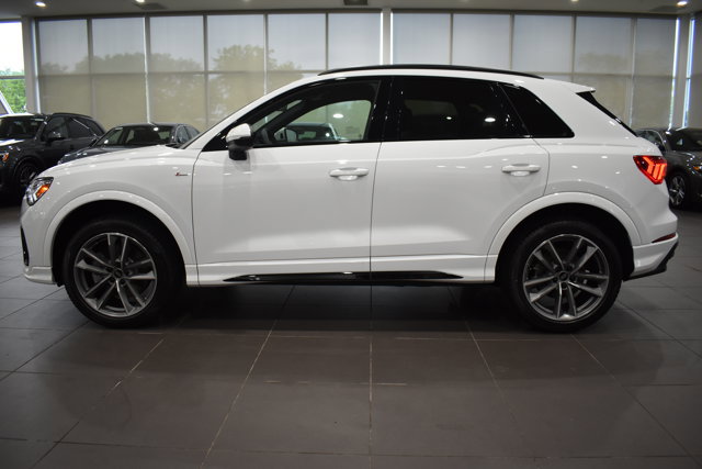 Used 2025 Audi Q3 2.0T Premium w/ Convenience Package AWD/4WD image 17
