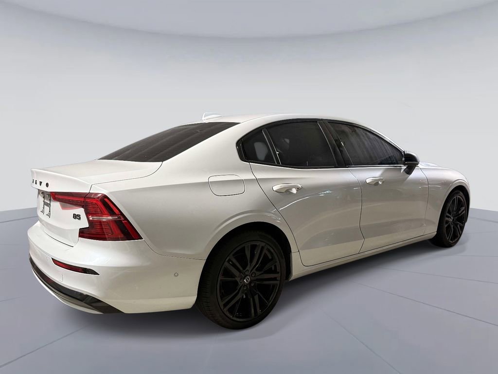 Used 2023 Volvo S60 B5 Plus w/ Climate Package FWD image 3