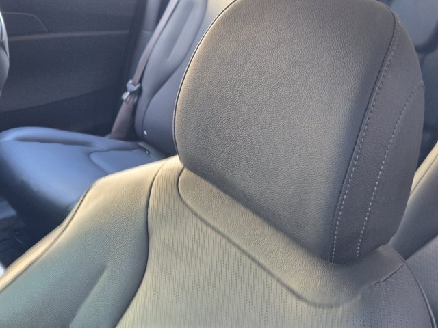 Certified 2025 Kia Carnival SX Prestige FWD image 18
