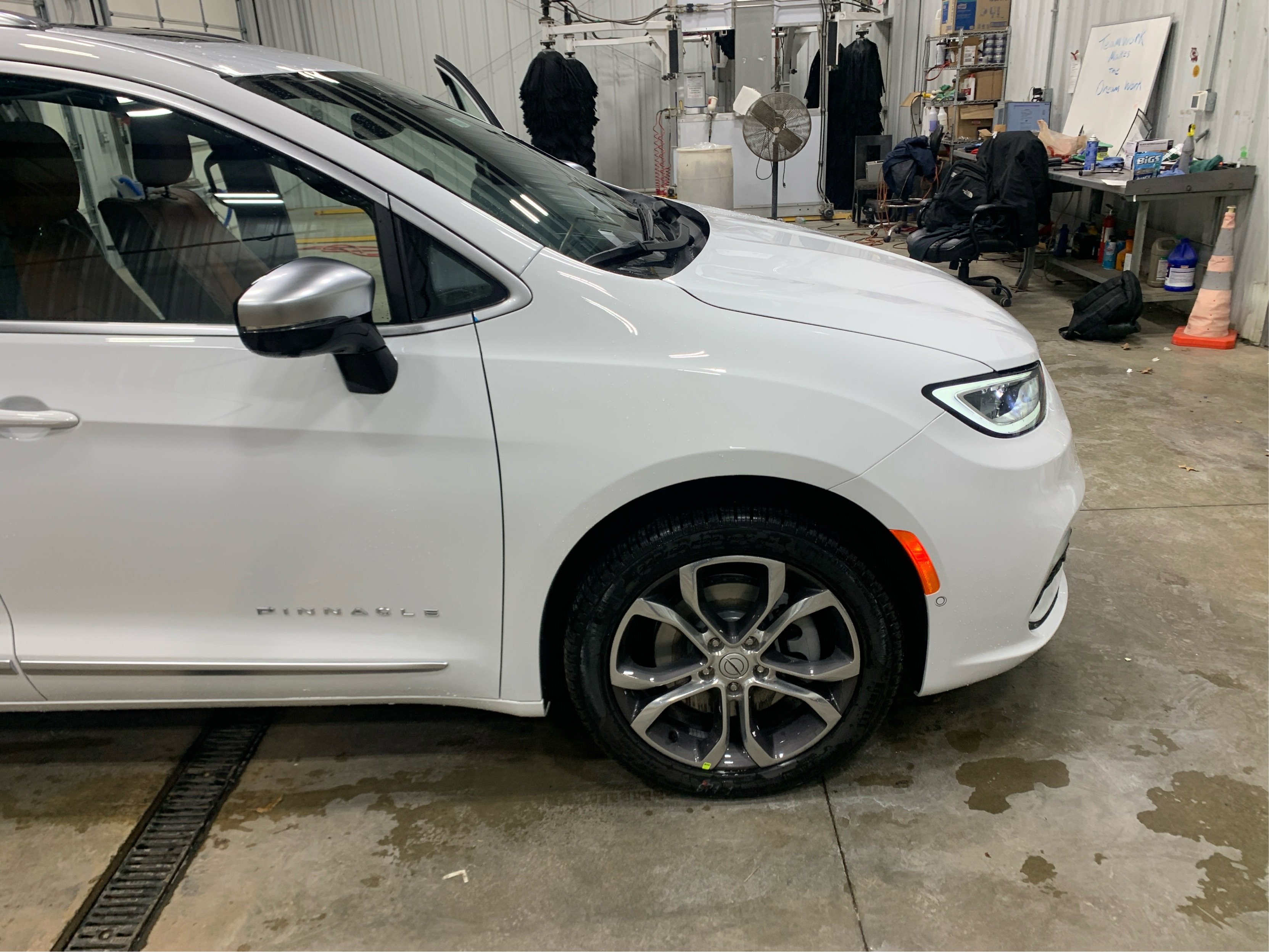 New 2026 Chrysler Pacifica Pinnacle AWD/4WD image 24