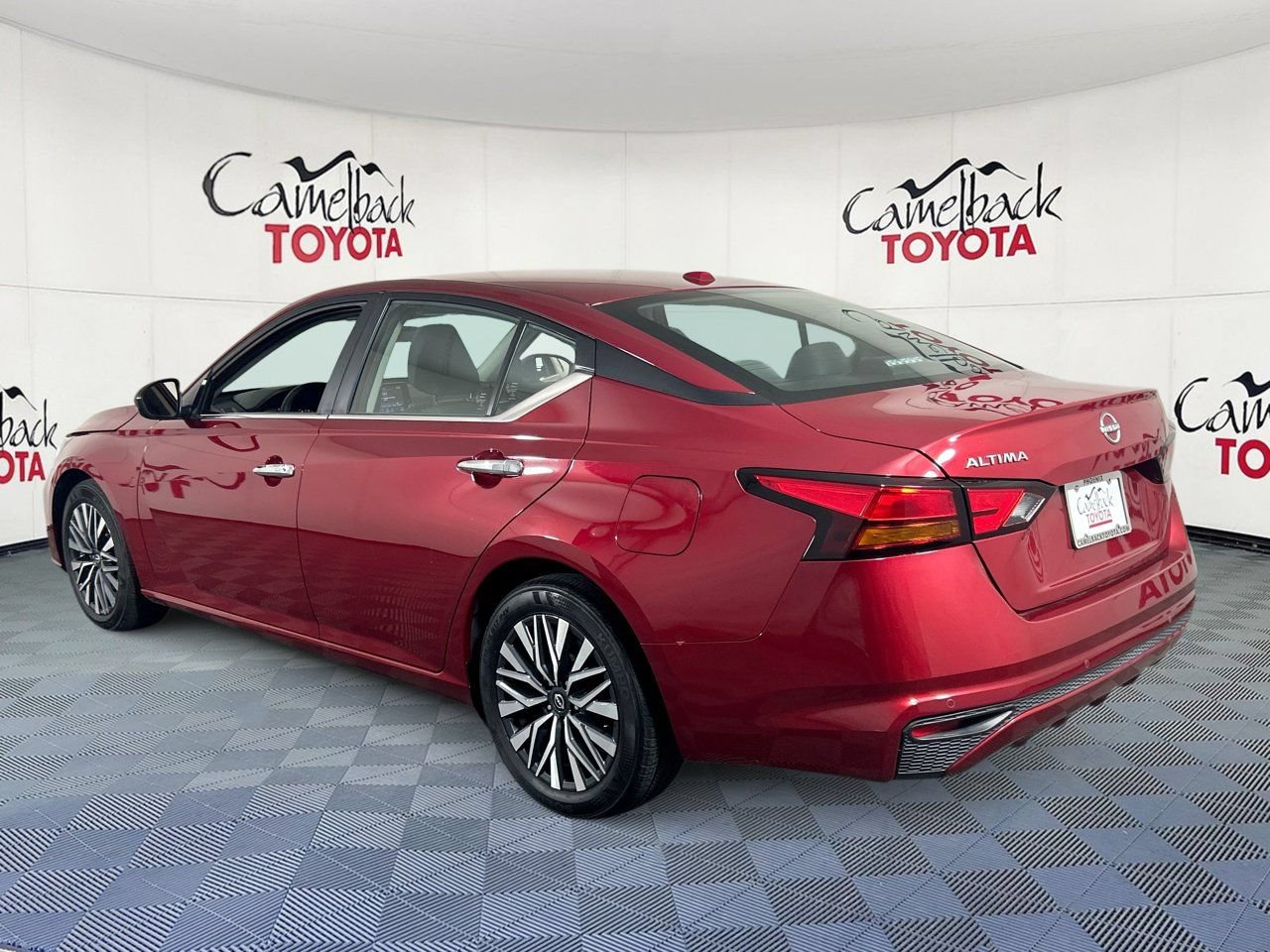 Used 2025 Nissan Altima 2.5 SV FWD image 5