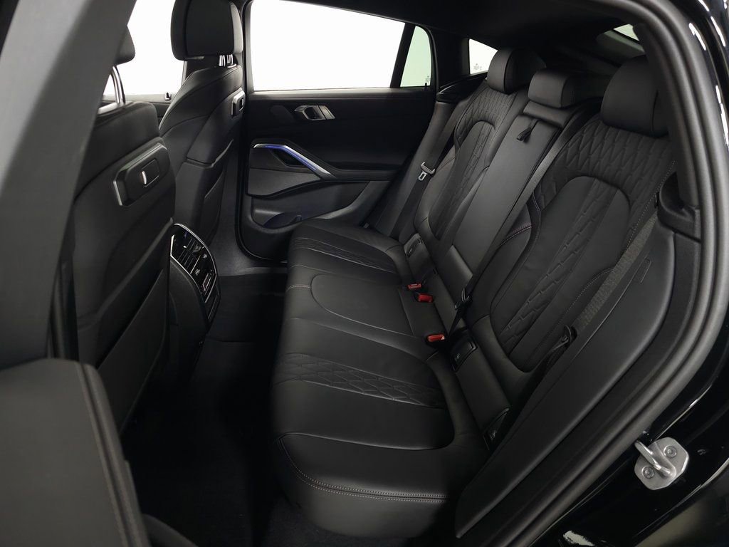 Used 2024 BMW X6 M60i w/ Dynamic Handling Package image 39