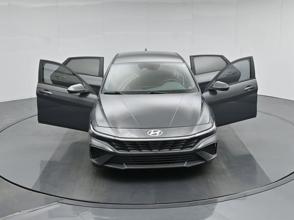 Used 2024 Hyundai Elantra SEL image 38