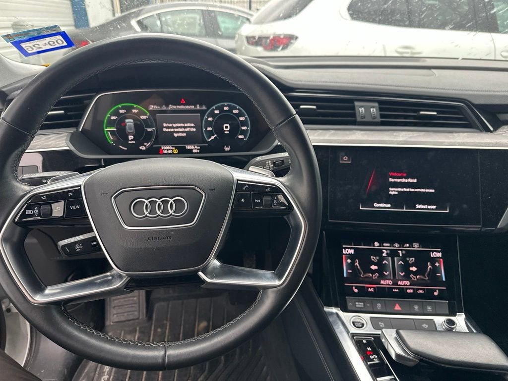 Used 2022 Audi e-tron Premium AWD/4WD image 7