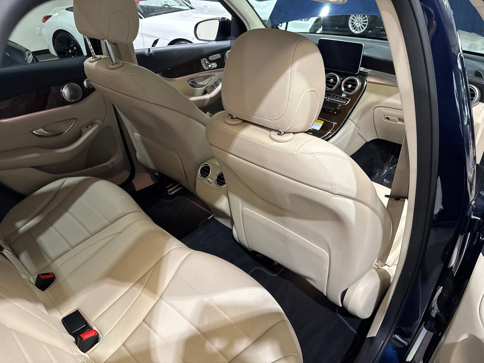 Used 2017 Mercedes-Benz GLC 300 4MATIC image 39