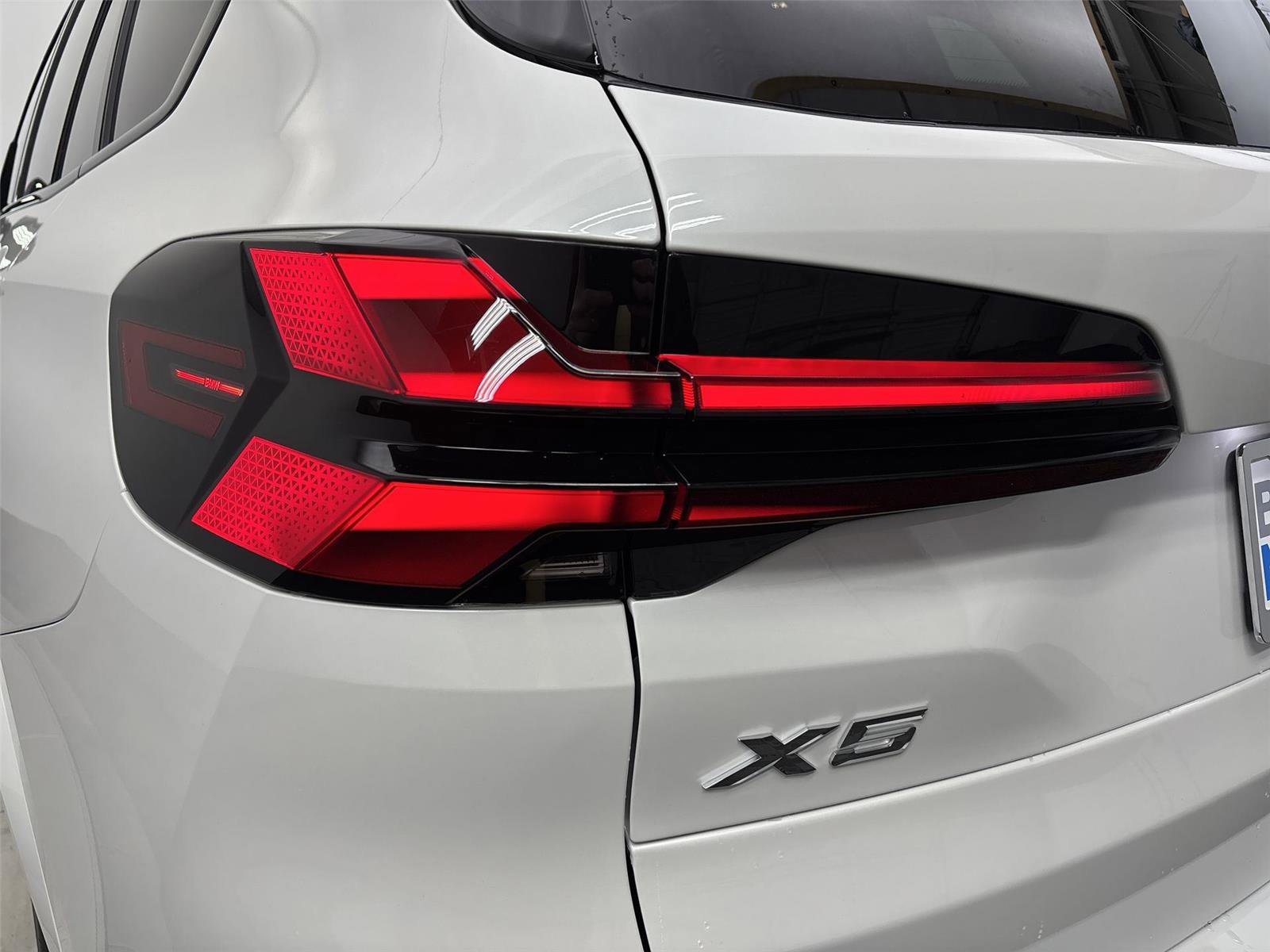 New 2026 BMW X5 xDrive50e w/ Executive Package image 19