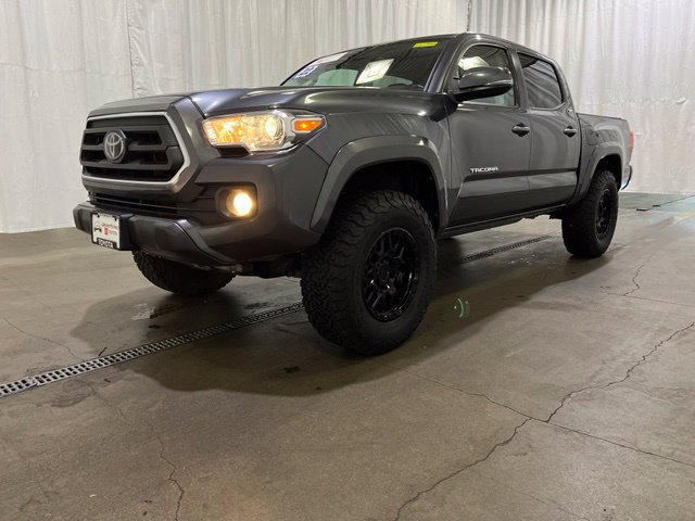 Used 2022 Toyota Tacoma SR5 w/ Technology Package AWD/4WD image 25