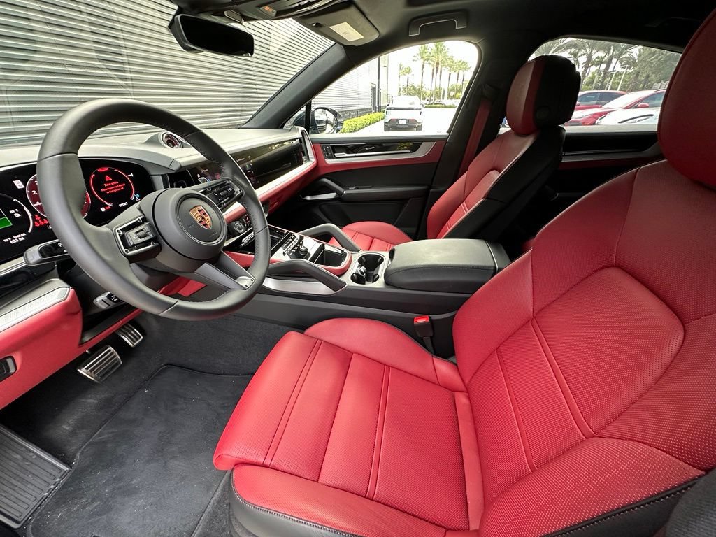 Certified 2026 Porsche Cayenne E-Hybrid Coupe AWD/4WD image 4