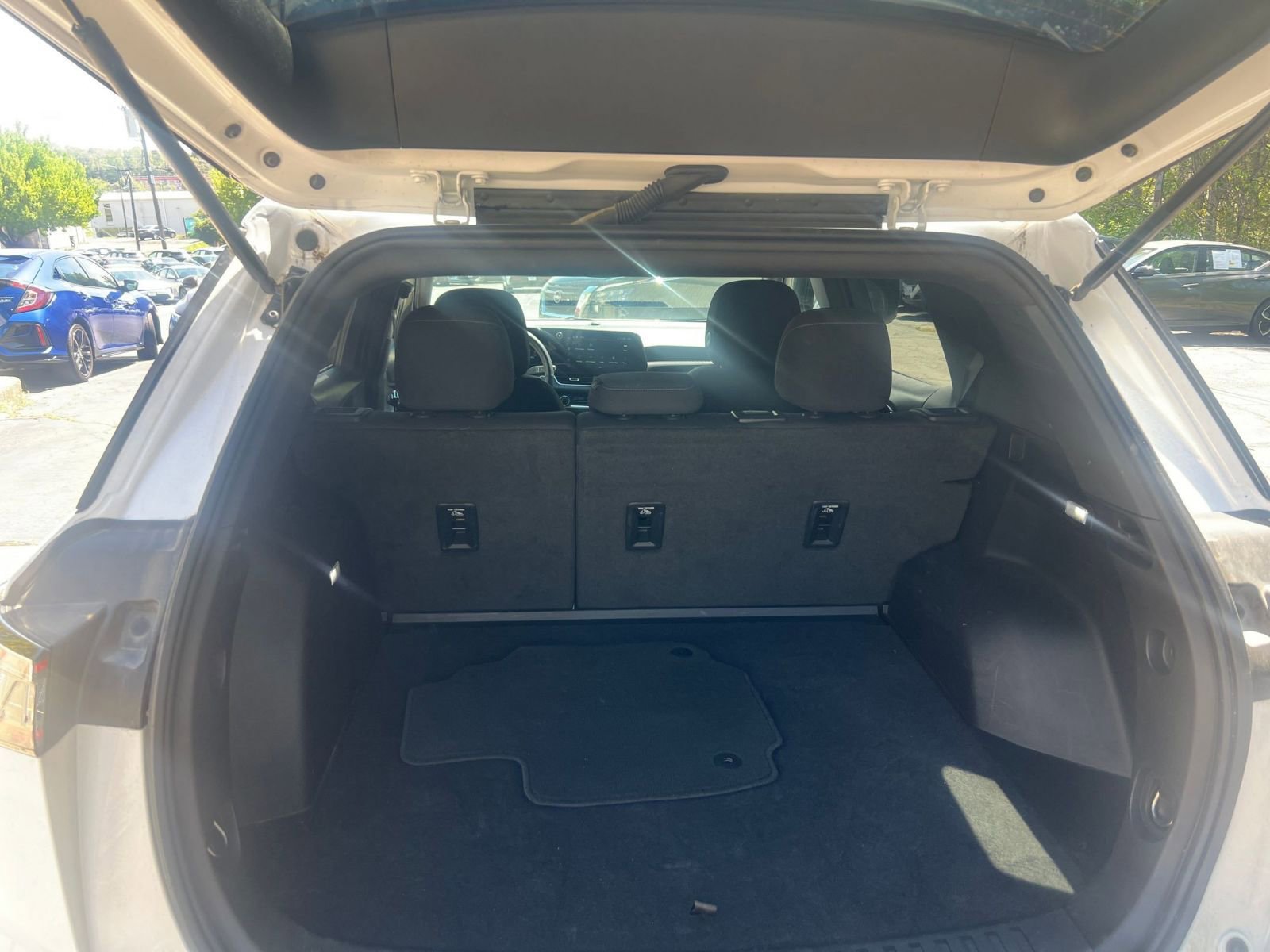 Used 2025 Chevrolet Equinox LT FWD image 25