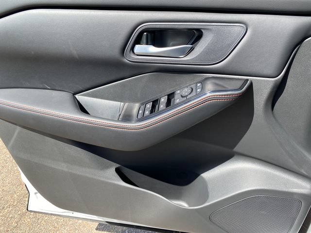 New 2026 Nissan Rogue SV AWD/4WD image 13