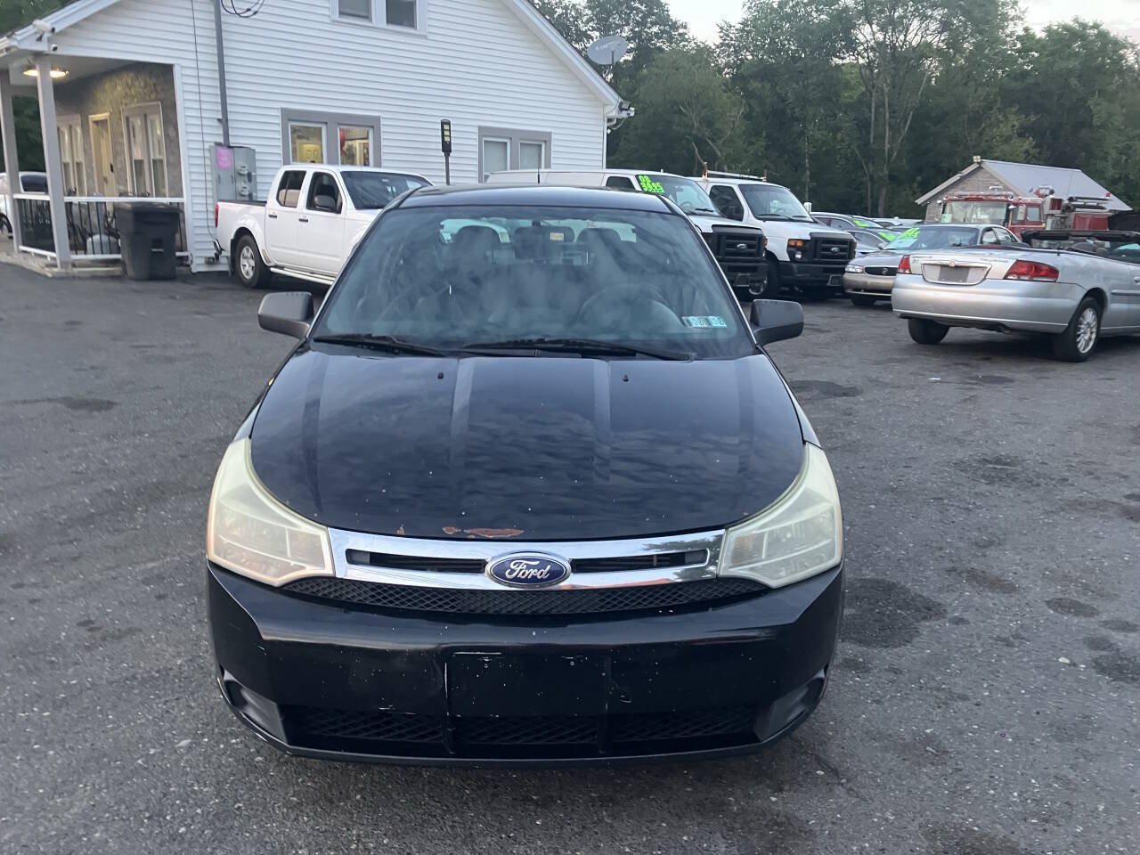 Used 2010 Ford Focus SE FWD image 4