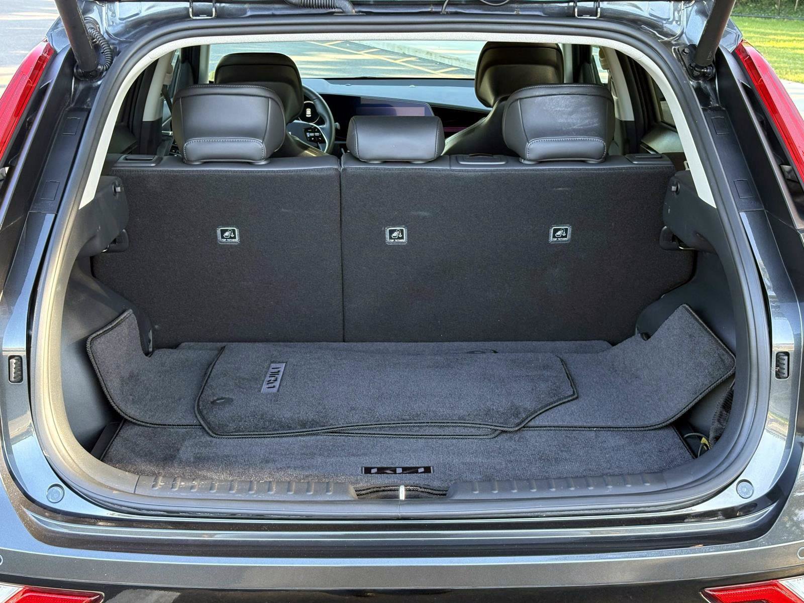 Certified 2025 Kia Niro Wind w/ Wind Preserve Package FWD image 9