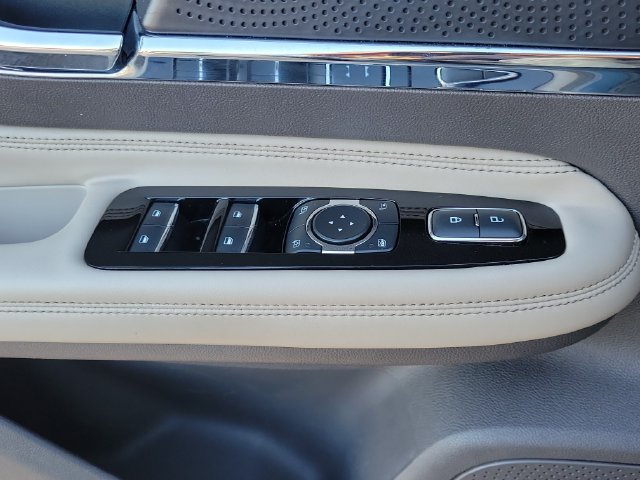 Certified 2023 Lincoln Corsair FWD image 17