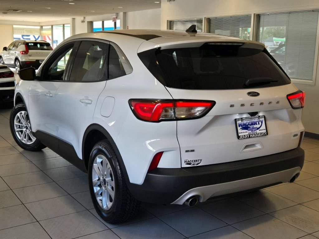 Used 2022 Ford Escape SE FWD image 13