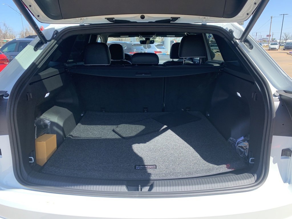 New 2025 Volkswagen Atlas Cross Sport SEL Premium R-Line image 12