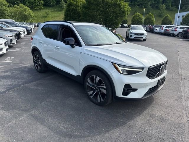 Used 2023 Volvo XC40 B5 Plus w/ Protection Package Premier AWD/4WD image 8