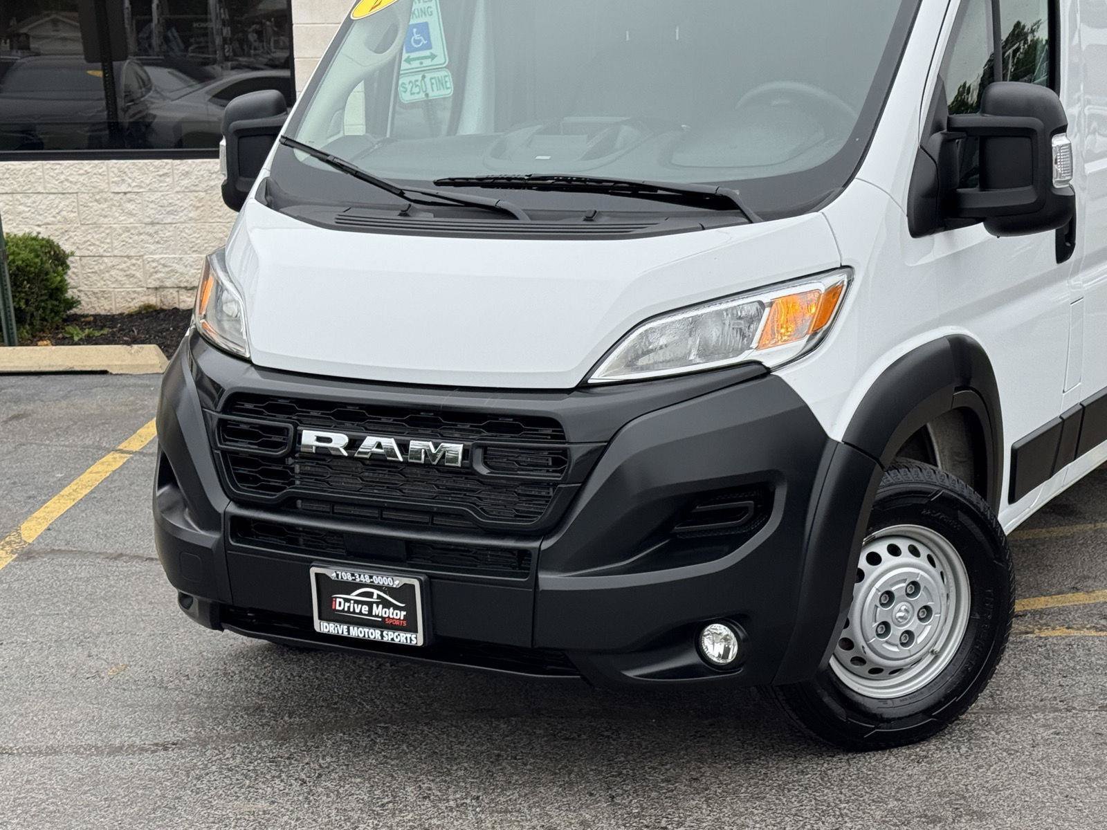 Used 2025 RAM ProMaster 2500 w/ Convenience Group FWD image 3