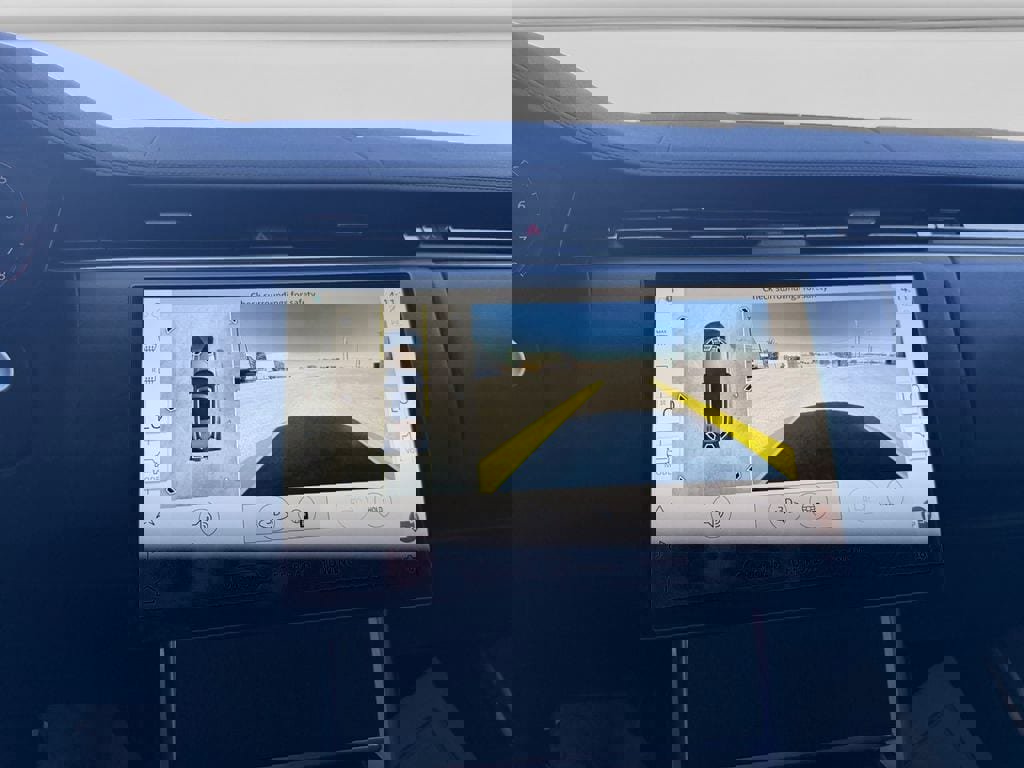 Used 2025 Land Rover Range Rover Long Wheelbase SE image 18