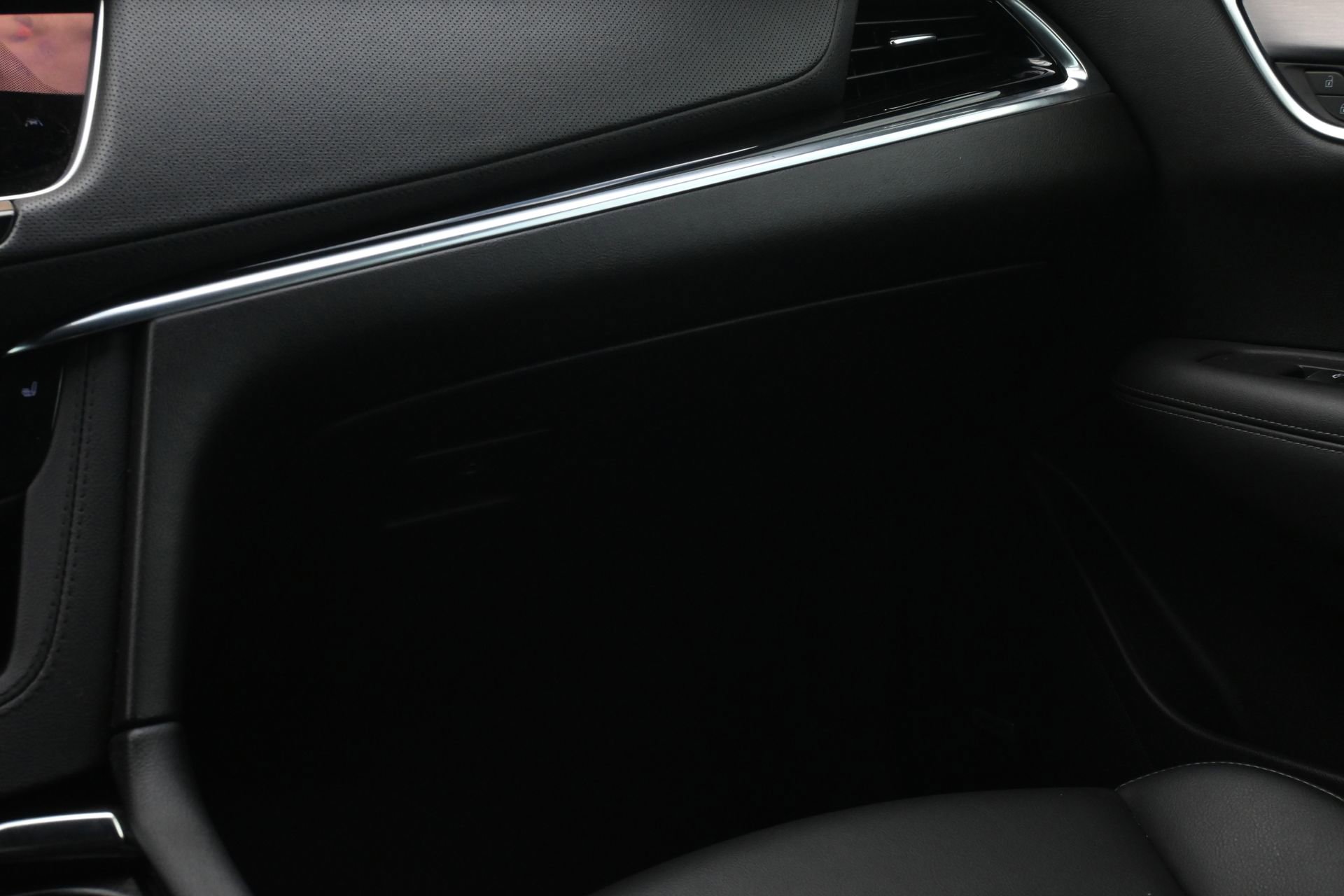 Certified 2023 Cadillac XT6 Luxury FWD image 8