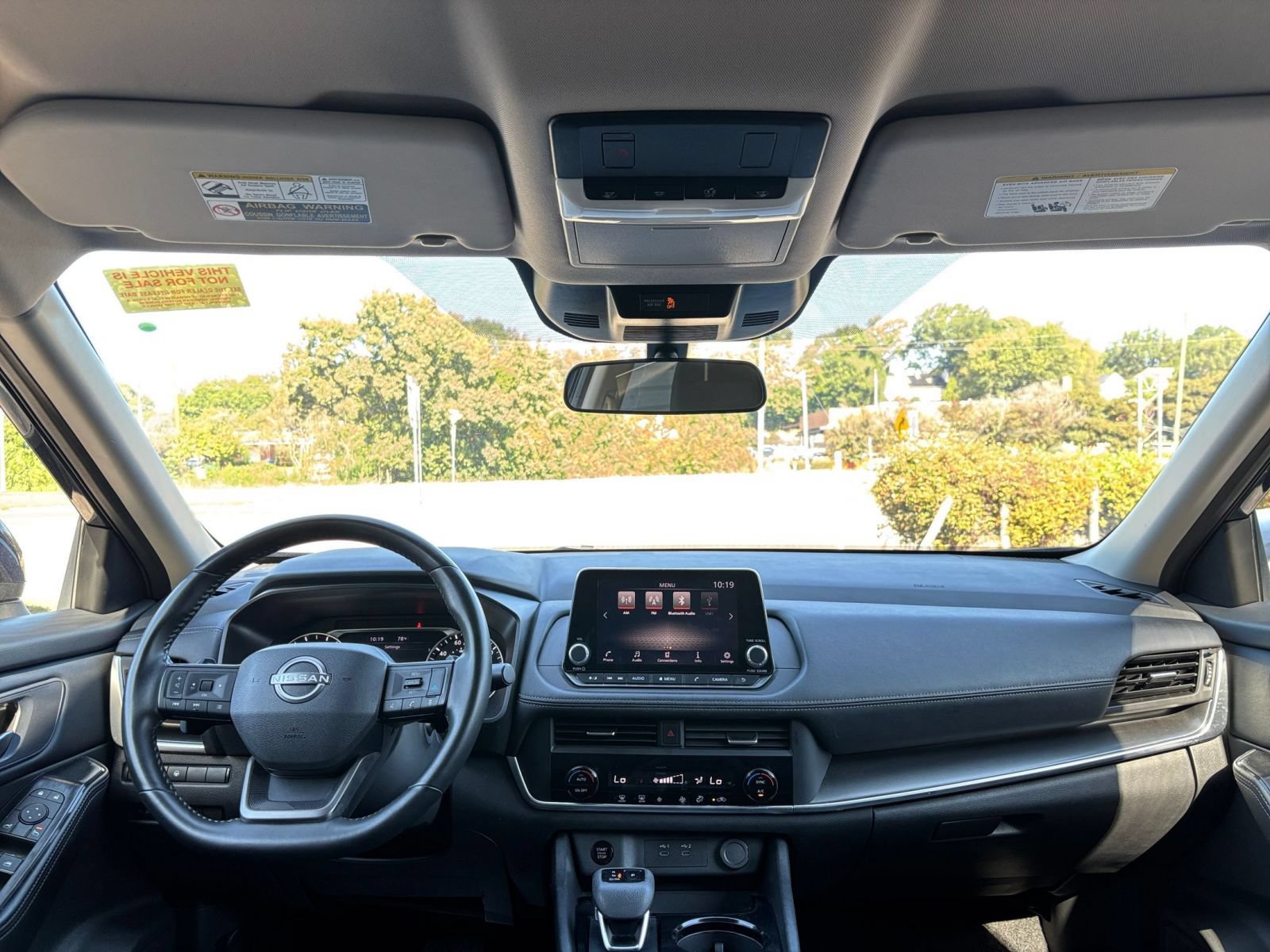 Used 2025 Nissan Rogue SV FWD image 32