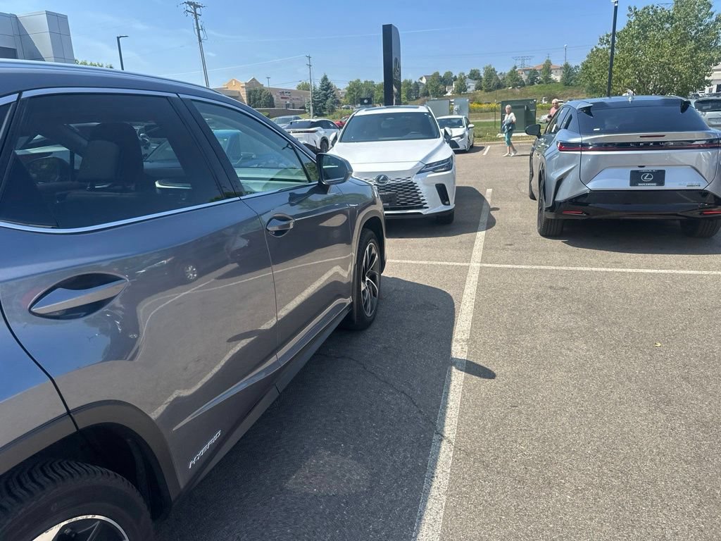 Used 2019 Lexus RX 450h AWD image 18