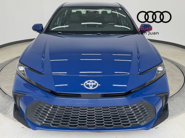 Used 2025 Toyota Camry SE image 2