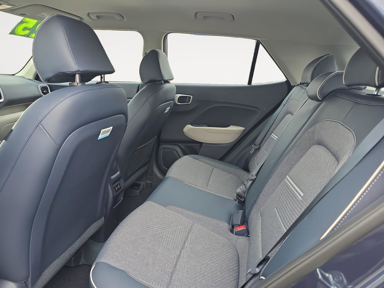 Certified 2025 Hyundai Venue Limited image 18