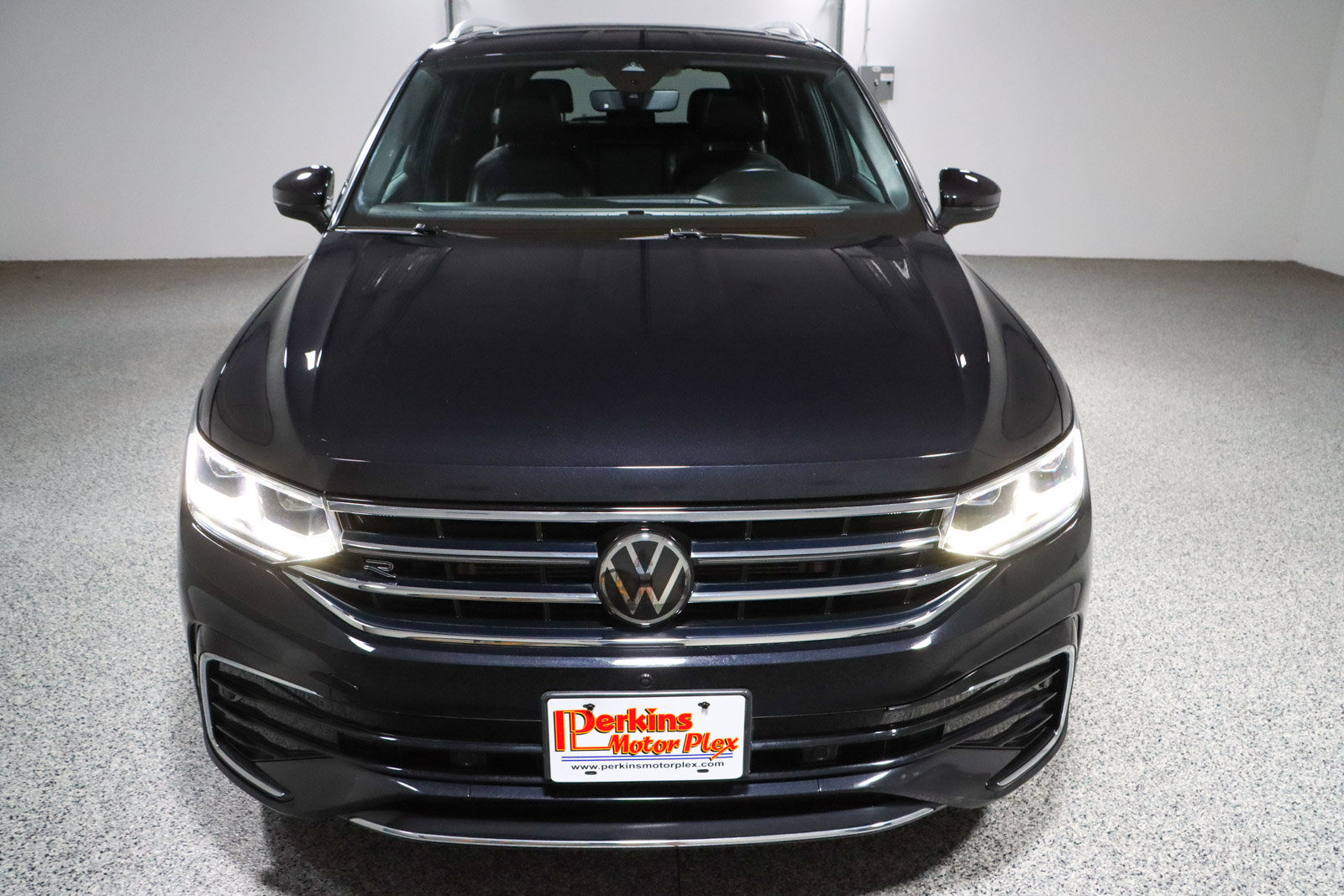 Used 2022 Volkswagen Tiguan SEL R-Line AWD/4WD image 4