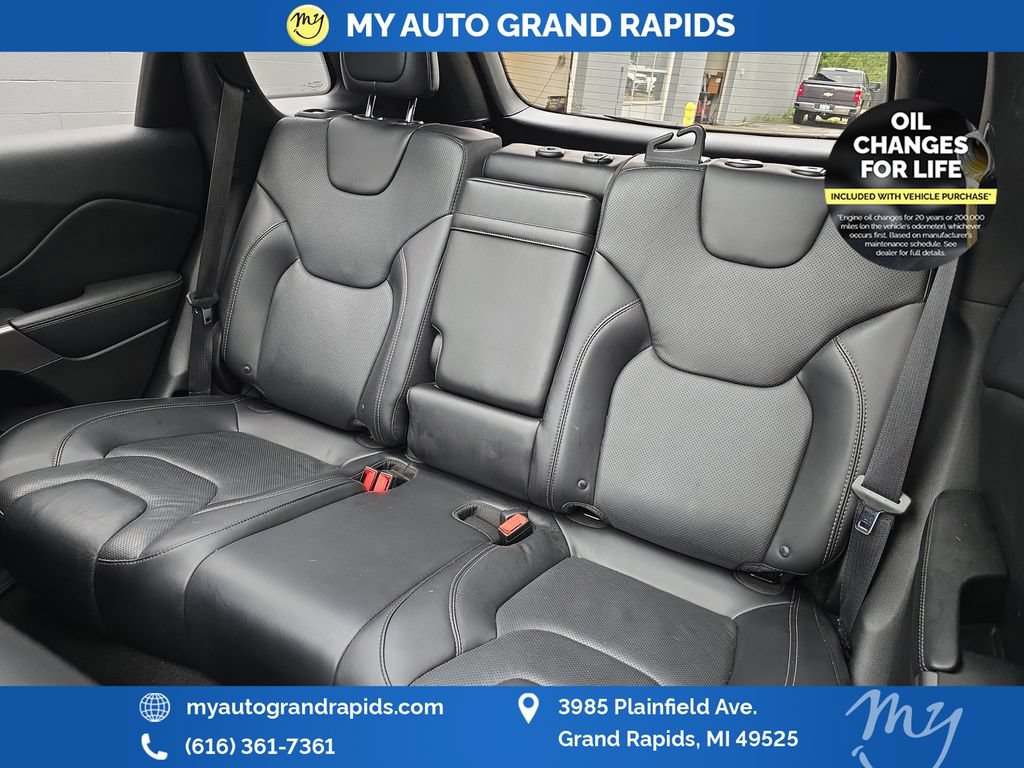 Used 2019 Jeep Cherokee Limited AWD/4WD image 37