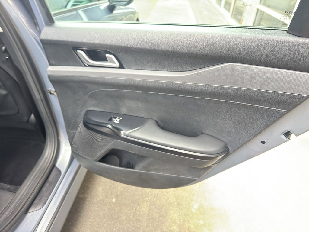 Used 2022 Kia K5 LXS image 16