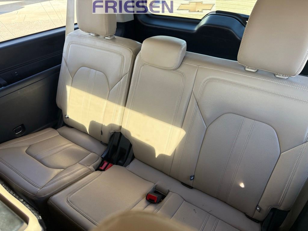 Used 2022 Ford Expedition Max Limited image 21