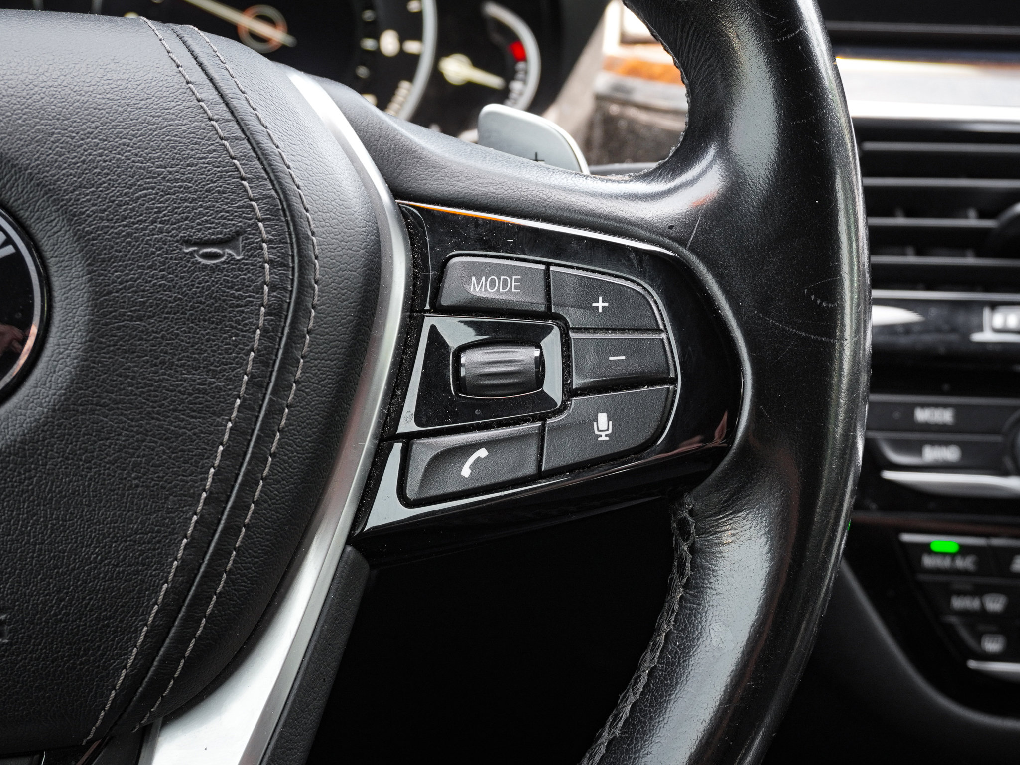 Used 2018 BMW 540i xDrive w/ Premium Package image 19