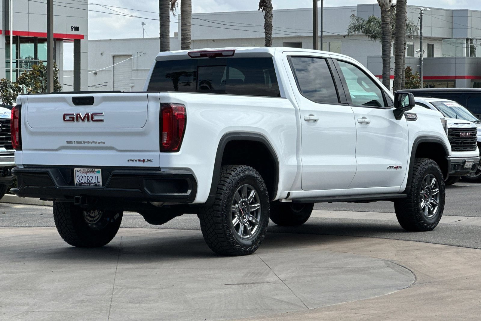 Certified 2026 GMC Sierra 1500 AT4X AWD/4WD image 4
