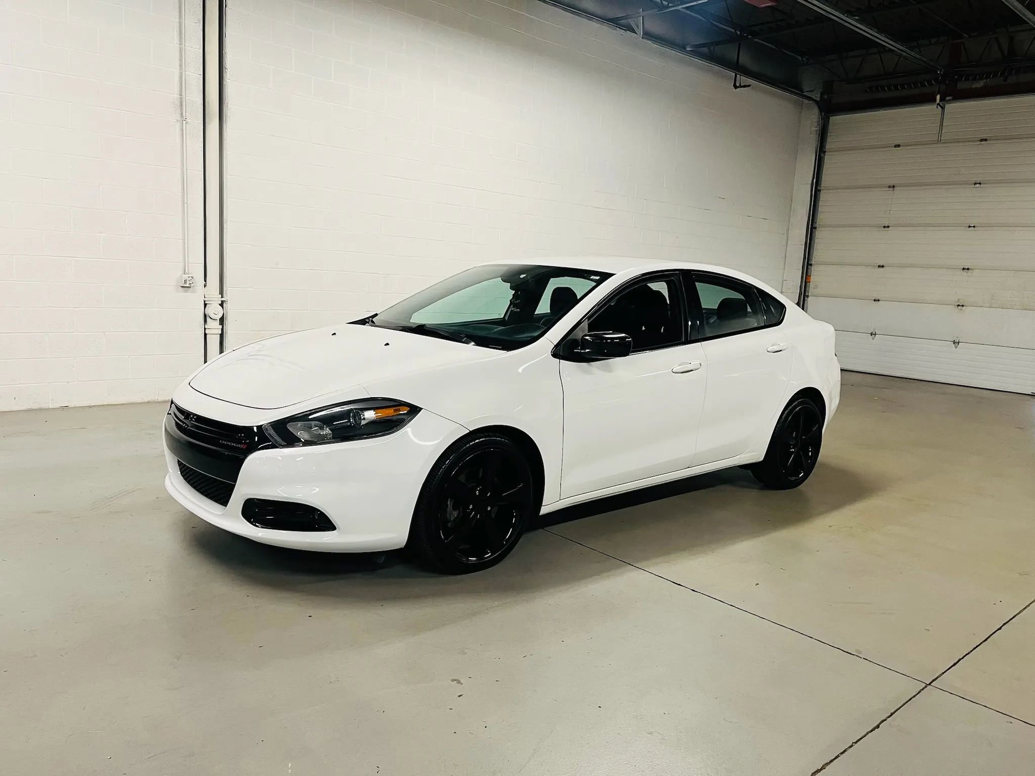 Used 2015 Dodge Dart SXT image 1