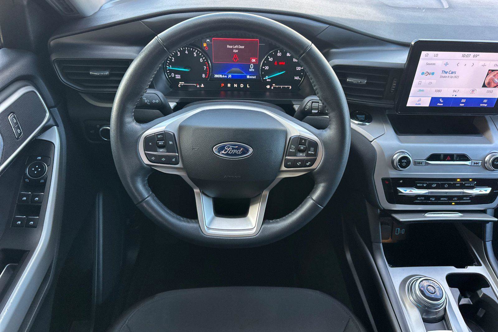 Used 2023 Ford Explorer XLT image 15