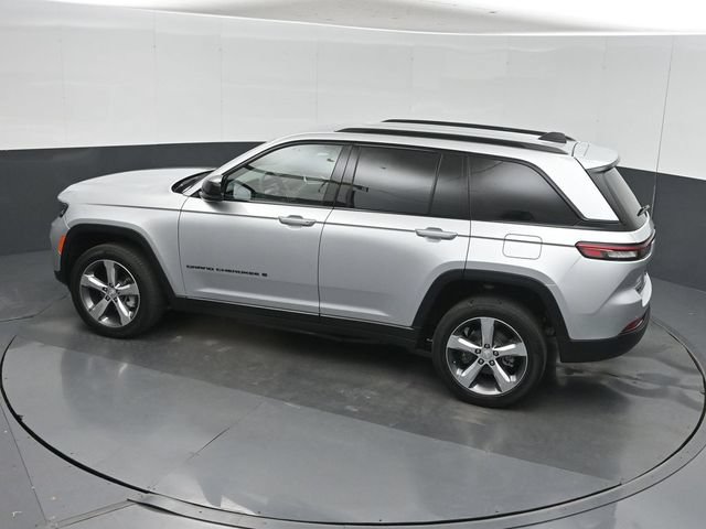 Used 2025 Jeep Grand Cherokee Limited w/ Black Appearance Package AWD/4WD image 48