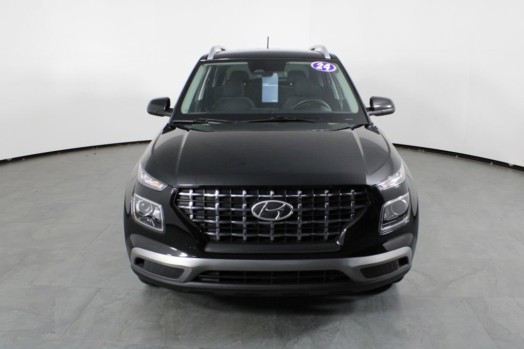 Certified 2024 Hyundai Venue SEL image 13