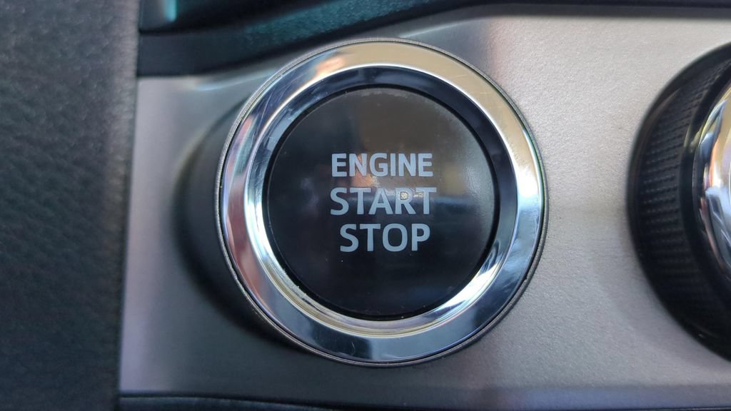 Used 2023 Toyota Tacoma SR5 AWD/4WD image 22